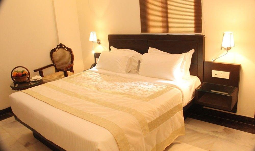 Oyo Flagship Hotel Rudra Palace 아그라 외부 사진