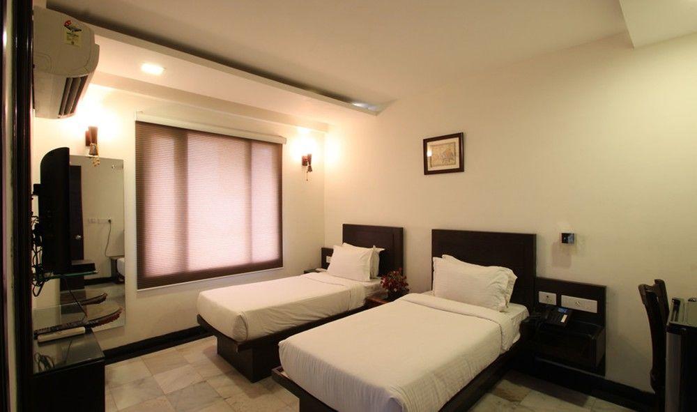 Oyo Flagship Hotel Rudra Palace 아그라 외부 사진